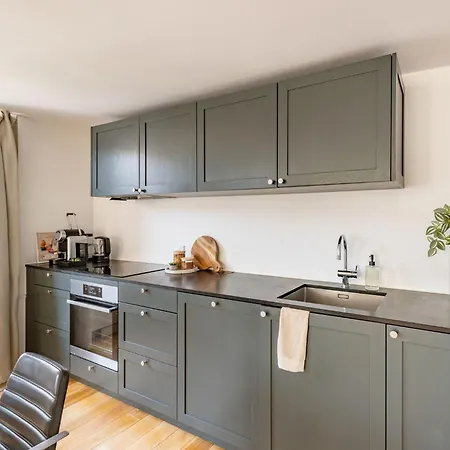 公寓 Regent 16- Bright In Center