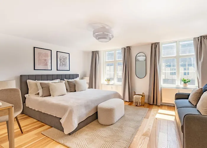 Regent 16- Bright In Center *