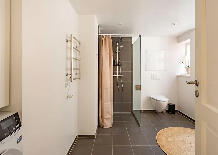 公寓 Regent 16- Bright In Center